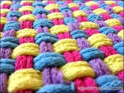 Tissu est le participe passé du verbe tissoir.