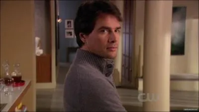 Ce personnage a mis entre parenthses sa carrire de chanteur pour lever ses enfants, qui est-ce ?