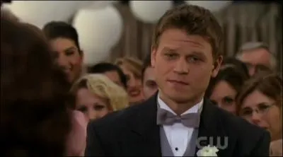 Comment s'appelle le portier des Van der Woodsen ?