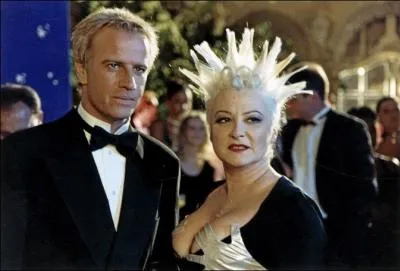 Travailleuses, travailleurs ! Cette femme s'est prsente 6 fois aux lections prsidentielles :