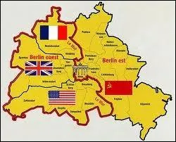 Rappelez-vous. A Berlin, le  mur de la honte  pour les uns,  de protection antifasciste  pour les autres, fut construit  partir de . et fut dtruit en  . Saurez-vous complter cette phrase correctement ?