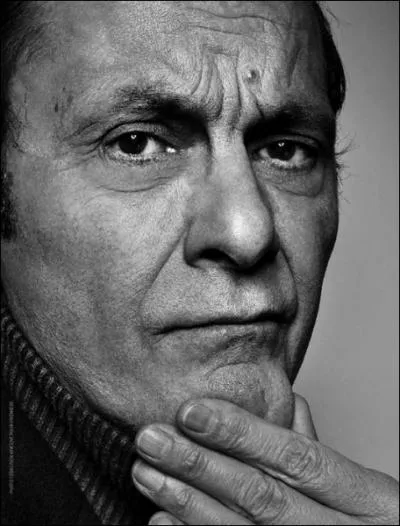 Jean-Pierre Bacri est trs souvent vu,  la vie comme  l'cran, en compagnie d'une autre comdienne (normal, elle partage sa vie... ). Qui est-elle ?