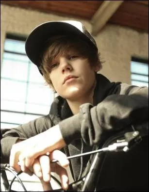 Quel est le titre du premier single de Justin Bieber ?