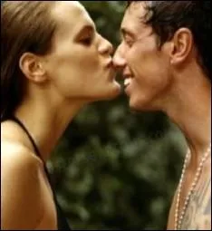 Laure Manaudou tait en couple avec un autre sportif. Quel est son nom ?