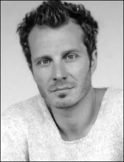 Quel est le vrai nom de Sinclair ?