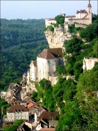 Rocamadour est un charmant village du sud-ouest. Ce lieu attire de nombreux pélerins venus voir...