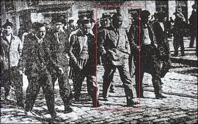 Mais déjà Face au (...) blanc de (...)