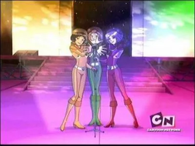 Dans 'LES SPIES DANS L'ESPACE ' quel est le nom du groupe qui a disparu dans l'espace?