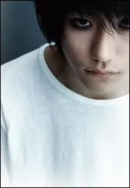 Dans quel film en deux parties tir d'un manga retrouve-t-on les surdous Light et L qui se livrent une guerre psychologique sans merci ?