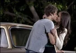 Quand est-ce que Spencer dcouvre-t-elle qu'il tait A pour la protger ?