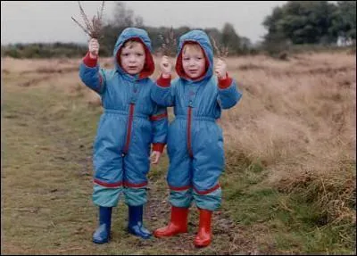 Qui sont ces adorables jumeaux ?