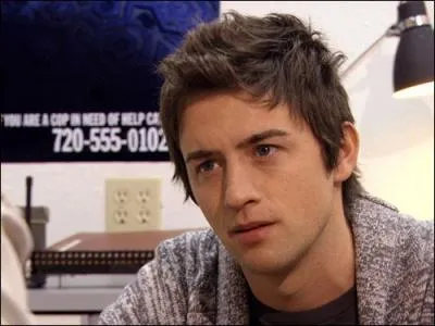 Comment s'appelle le petit ami d'Emily ?