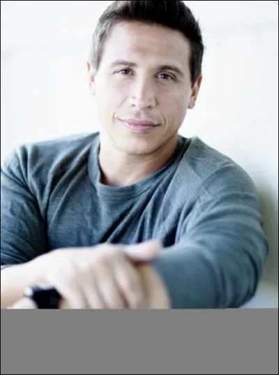 Comment s'appelle l'entraneur du Denver Elite ? (Avant l'pisode 3 de la saison 2)