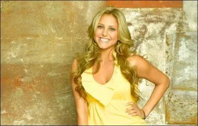 Comment s'appelle celle qu'on surnomme  la reine de la poutre  ?