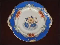 D'o� vient cette porcelaine dont la manufacture a ferm� en 1952 ?