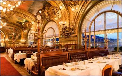 C'est un  Train bleu  que vous pourriez commander au  Train bleu  de la gare de Lyon,  Paris.