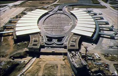  Ds l'arogare J'ai senti le choc Un souffle barbare Un remous hard-rock.   Qui chante ?