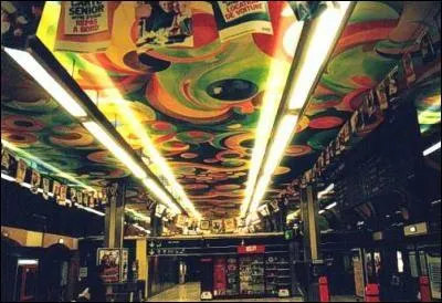 De quelle inspiration les peintures du plafond de la gare de Perpignan sont-elles ?