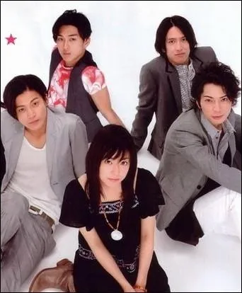 Dans quel drama japonais une ado pauvre intgre un lyce hupp et s'oppose aux garons les plus riches (les F4) avant de finalement rentrer dans leur groupe ?