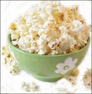 On oublie sa saveur, car on pense souvent  celui vendu en magasin ! Le pop-corn fait maison est un dlice mme tel quel ! De plus, il est amusant  faire, mais il faut absolument penser  quoi ?