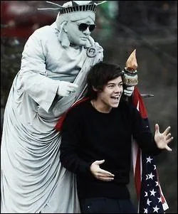 Harry est un chanteur ...