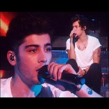 Compltez les paroles de la chanson  Little Things  : 'You can't go to bed ...