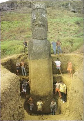 Celles-ci font de 2, 5  10 mtres de hauteur. Comment appelle t-on cela en sculpture ?