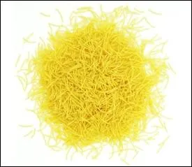 Voici les ptes qui cuisent en un clin d'oeil, et qu'on utilise dans les soupes. Ce sont les vermicelles. Que signifie leur nom ?