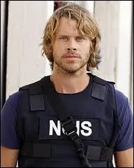  quel ge Deeks tira-t-il sur son pre ?