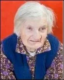 Seule de longues journes, _________, peu sensible, sa vie entire se ramenait _____. Elle croyait en lui. Et la preuve est qu'elle avait un chapelet, un Christ de plomb et en ...