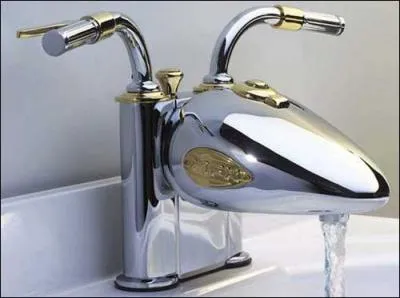 A quel artiste franais pourrait-on faire sans doute plaisir en lui offrant ce robinet clinquant ?