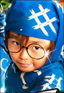 Il porte des lunettes et tudie la magie, mais ce n'est pas Harry Potter. Il s'appelle Rantar et avec ses amis de la Ninja Academy, il affronte des combattants pour le moins aguerris. C'est dans :