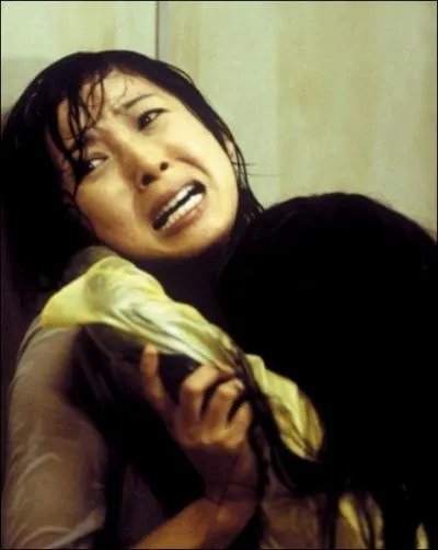 Quel autre film de ce mme ralisateur mettait en scne une jeune femme allant habiter avec sa petite fille dans un logement insalubre, littralement envahi par une humidit d'origine fantomatique ?