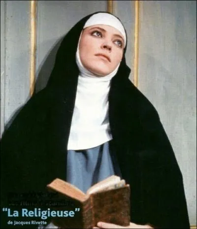Pauline tienne est sur tous les crans dans le film  La religieuse  adaptation du roman de :