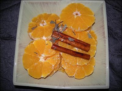 L'orange est utilisée de façons très variées en cuisine. Jus, zeste, sorbets, eau de fleurs... Peut-on en faire des salades ?