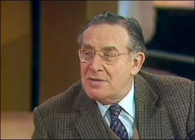 A quelle chanson vous fait penser cette image, qui reprsente Zitrone, le journaliste ?