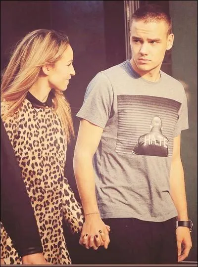 Comment s'appelle la petite amie de Liam ?