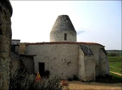Magnifique btisse restaure comprenant 4 moulins ...  Chinon.