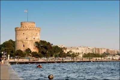On la doit  Soliman le Magnifique et elle fut le lieu de sinistres vnements, elle est situe  Thessalonique, c'est ...