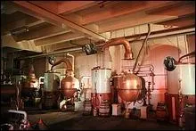 La distillerie de Voiron, en Isre, fabrique la Chartreuse dont la recette est tenue secrte. Qu'est-ce qu'une piscopale ?