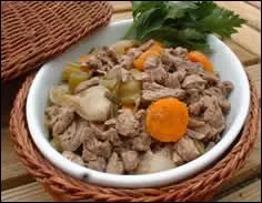 Vous prenez le nom d'un mets peu apptissant souvent servi aux militaires. En y ajoutant quelle lettre en aurez-vous assez pour crire le nom de la capitale du Maroc ?