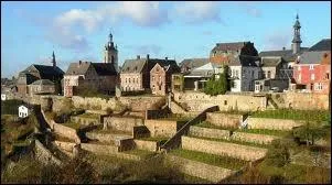 Surnom du roi de France Louis X (le -------------)