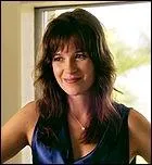 Lorsqu'elle tombe enceinte dans la saison 2, qui est le pre ?