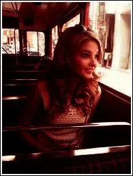 Je joue en particulier dans une srie de Disney Channel. Je m'appelle :