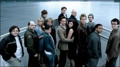 Imaginez que pour un mariage, vous soyez invit(e) sur une le, au large de Seattle, o sept ans plus tt, des meurtres ont eu lieu, et bien vous tes en plein dans cette srie tl !