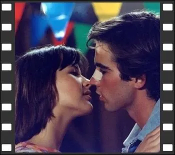 Premirs mois, un baiser d'ados dans  la Boum 2  entre  Vic  et Philippe, Sophie Marceau et ... . .