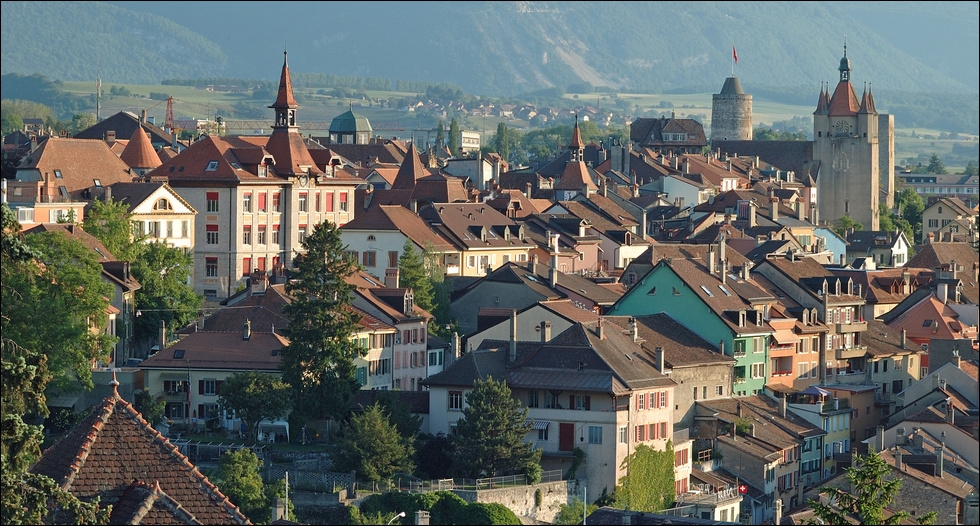 De ces trois villes suisses, laquelle n'est pas située sur les rives du lac Léman ?