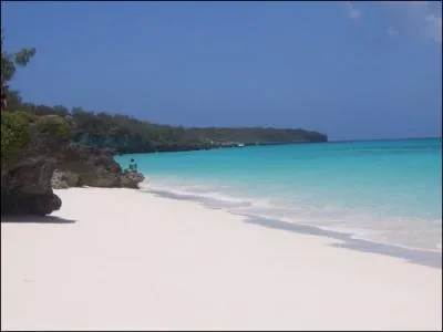 Laquelle de ces les ne fait pas partie de l'archipel de la Socit ?