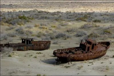 La Russie possde prs de 40 000 km de faade maritime. Parmi ces mers, laquelle ne la borde pas ?