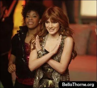 Quelle est la premire chanson qu'elle chante toute seule sur Disney Channel ?